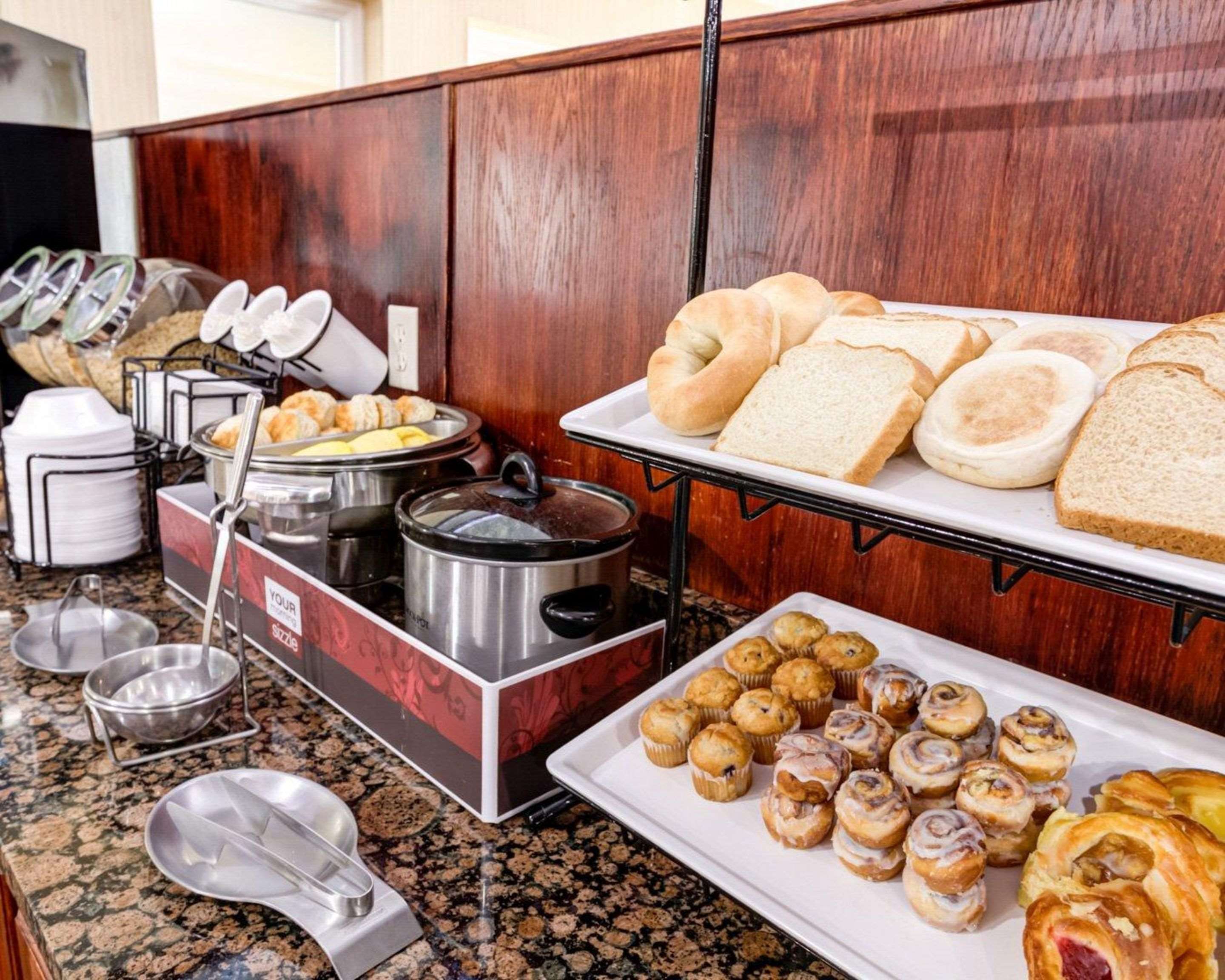 Free deluxe continental breakfast