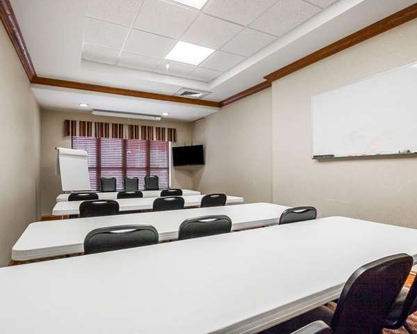  - Comfort Inn & Suites Sikeston - I-55, Exit 67