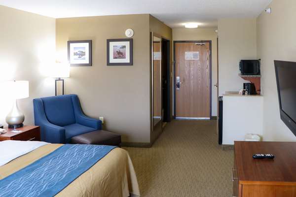  - Comfort Inn & Suites Sikeston - I-55, Exit 67