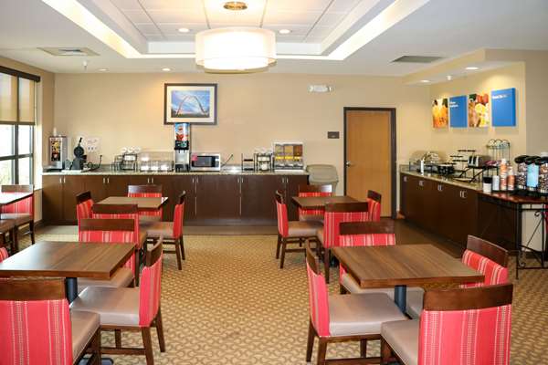 Amenities - Comfort Inn & Suites Sikeston - I-55, Exit 67