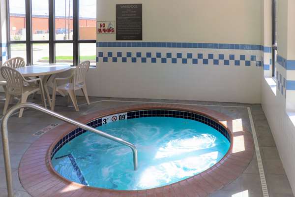 Pool - Comfort Inn & Suites Sikeston - I-55, Exit 67