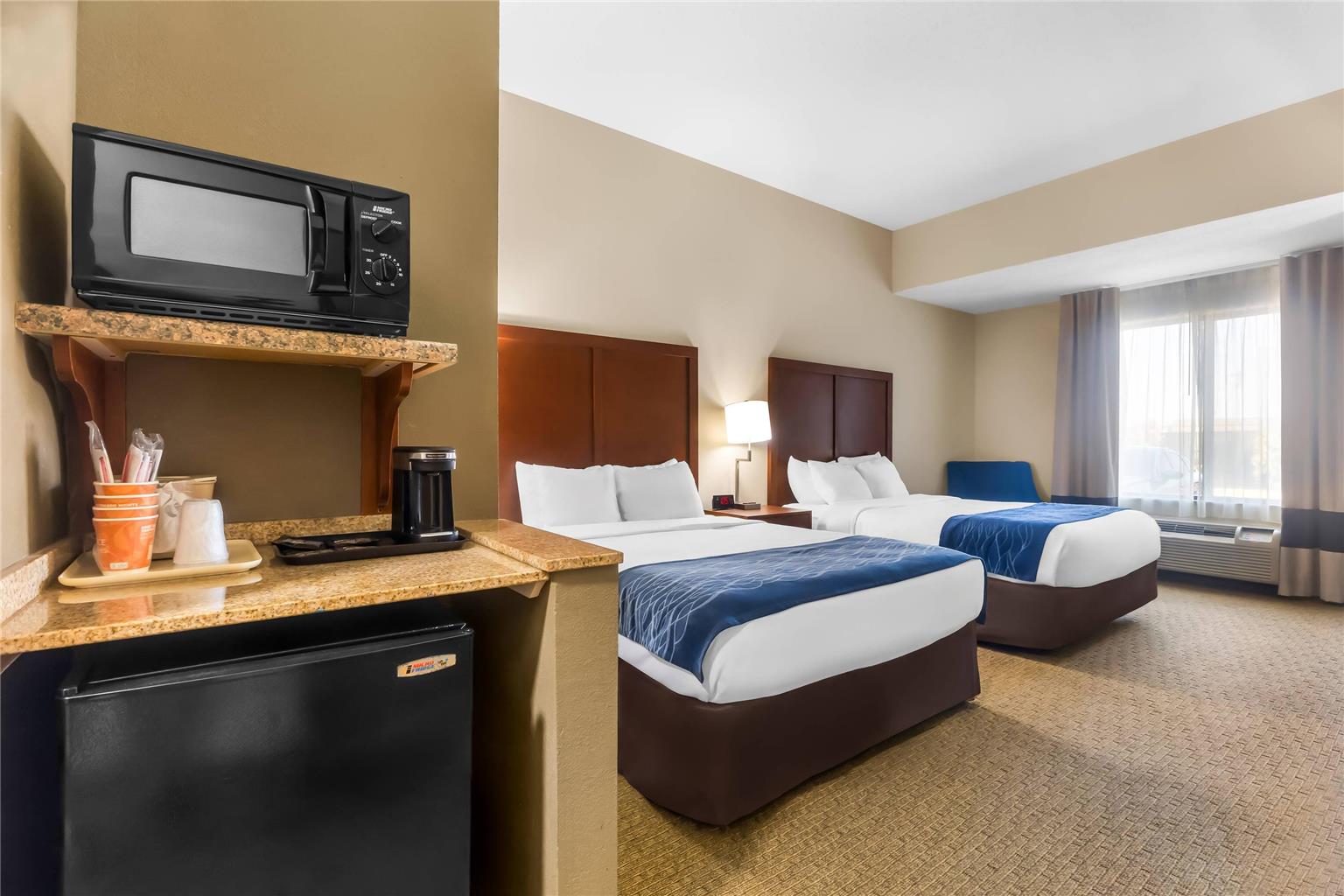 COMFORT INN & SUITES SIKESTON I-55-guestroom-Guest Room,On-Site.jpg