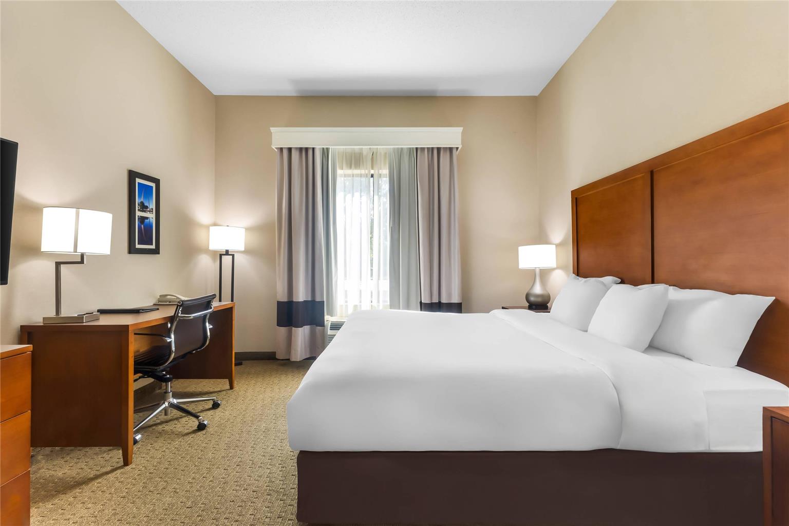 COMFORT INN & SUITES SIKESTON I-55-guestroom-Guest Room,Suite,On-Site.jpg