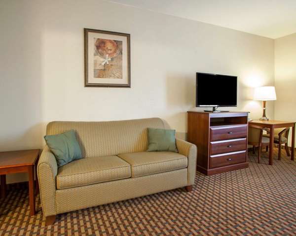  - Comfort Inn & Suites Harrisonville