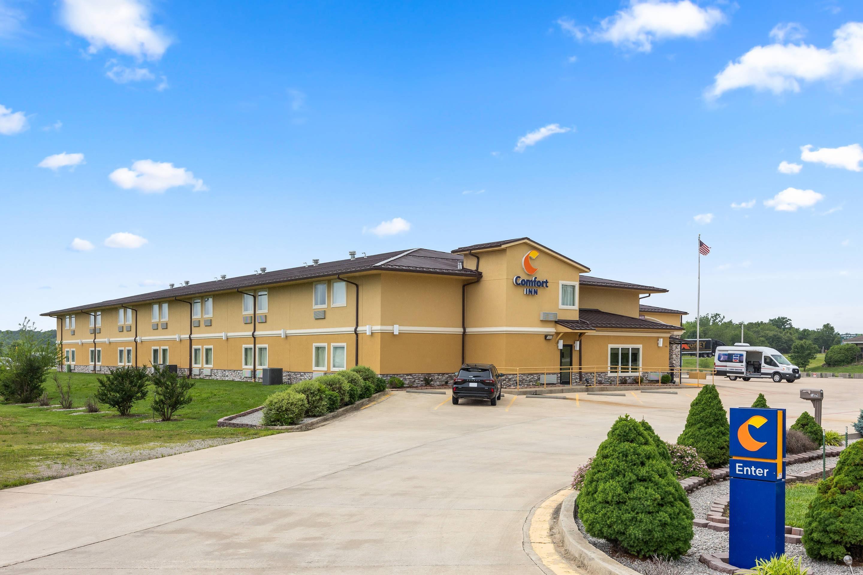 Hotel exterior | Comfort Inn US 60/63