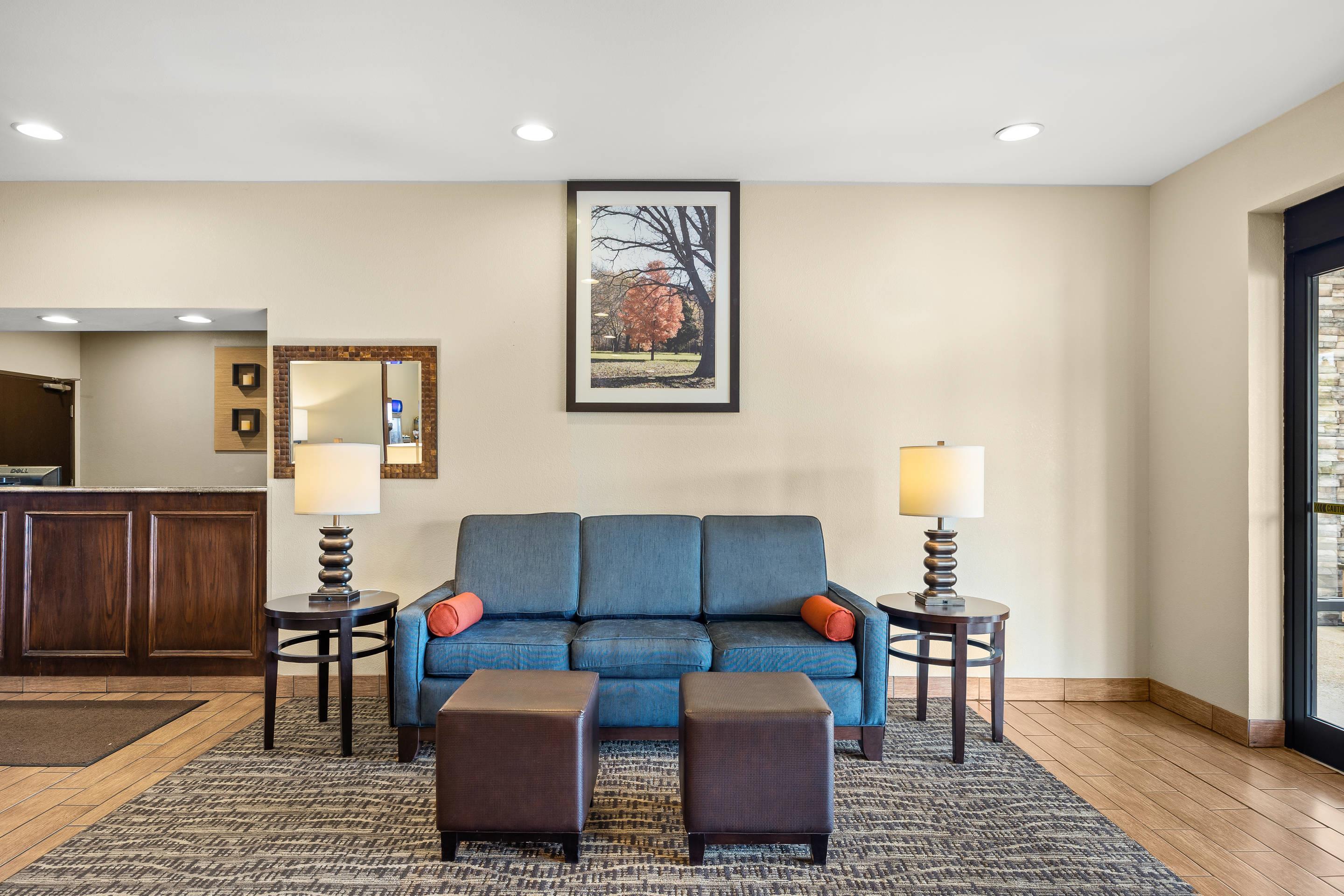 Hotel lobby | Comfort Inn US 60/63