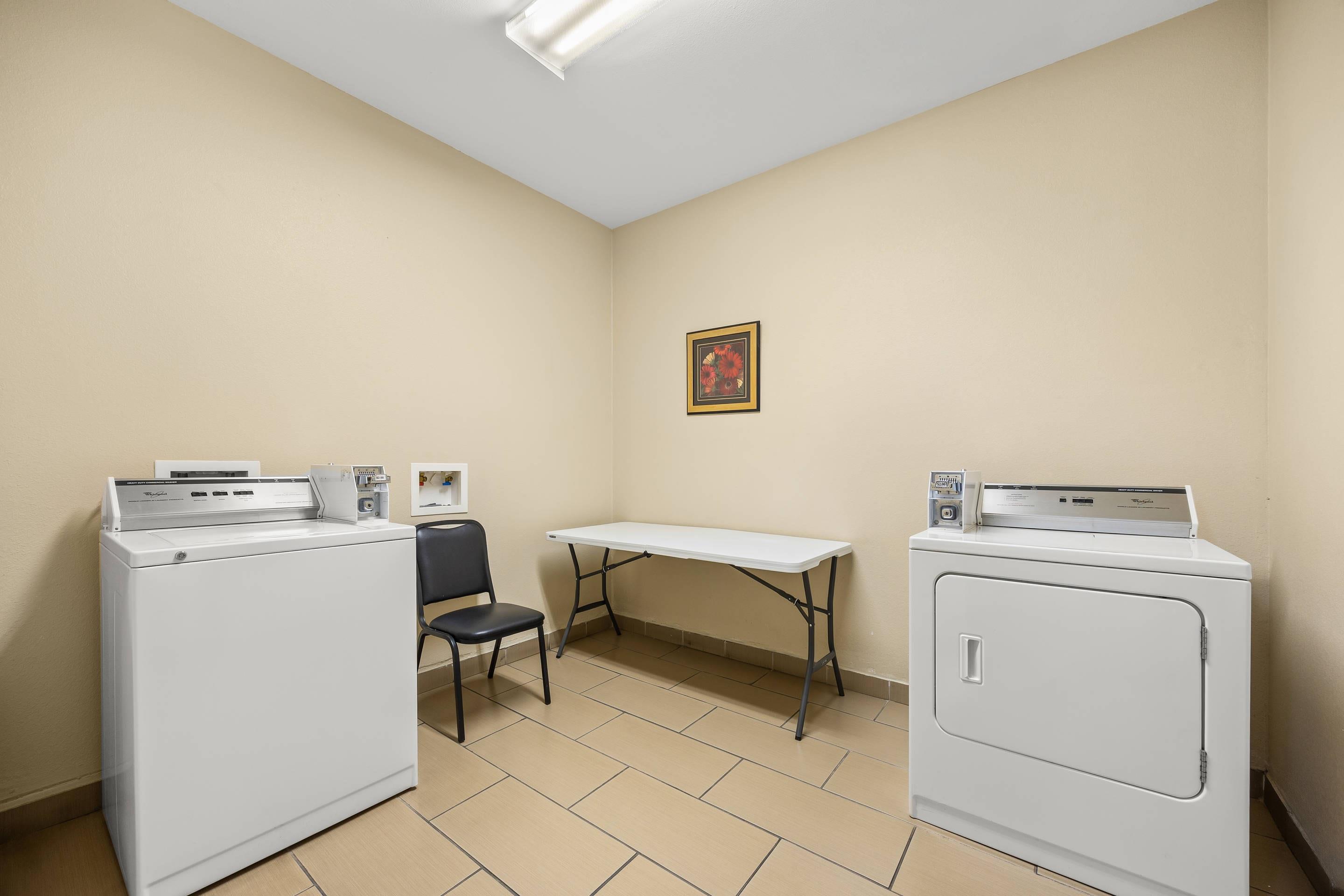 Guest laundry facilities | Comfort Inn US 60/63