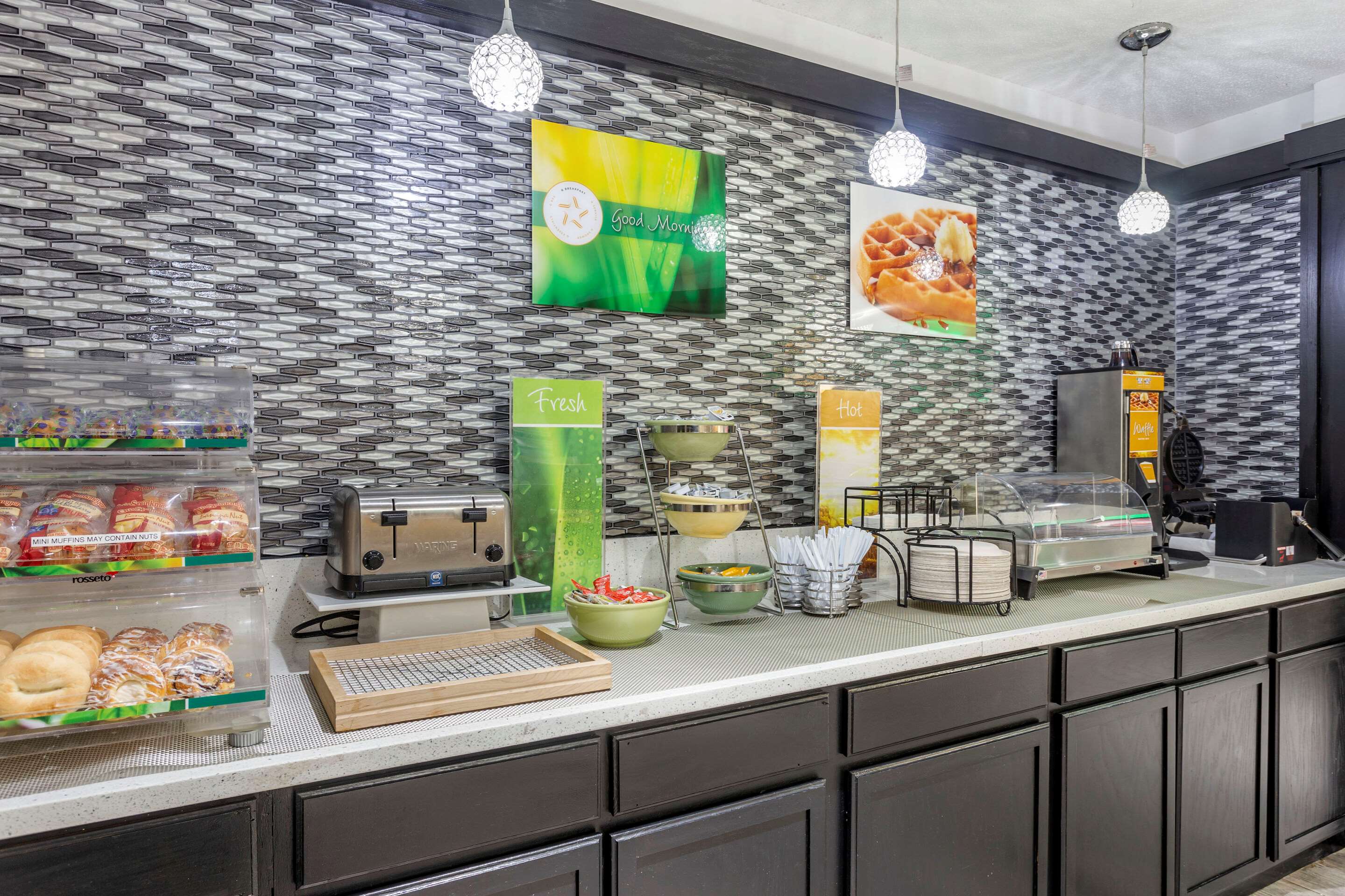 Breakfast area | Quality Inn St. Robert - Ft. Leonard Wood