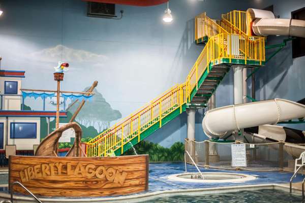 Pool - Sleep Inn & Suites Liberty - I-35, Exit 17