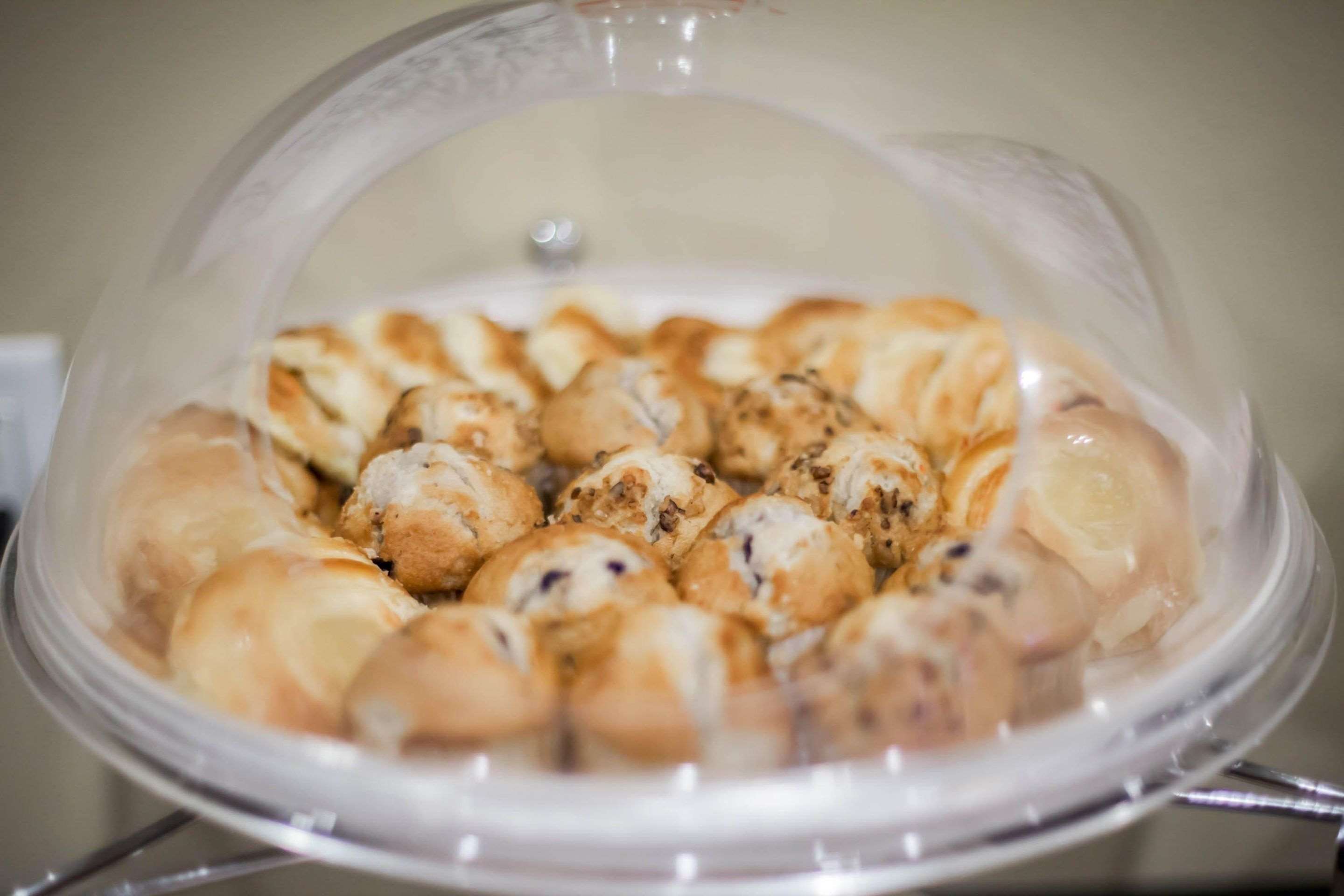 Breakfast counter | Sleep Inn & Suites Indoor Waterpark
