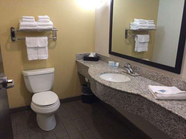  - Sleep Inn & Suites Liberty - I-35, Exit 17