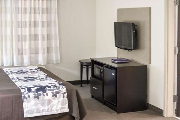 Suite - Sleep Inn & Suites Liberty - I-35, Exit 17