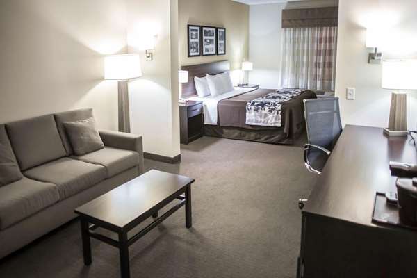 Suite - Sleep Inn & Suites Liberty - I-35, Exit 17