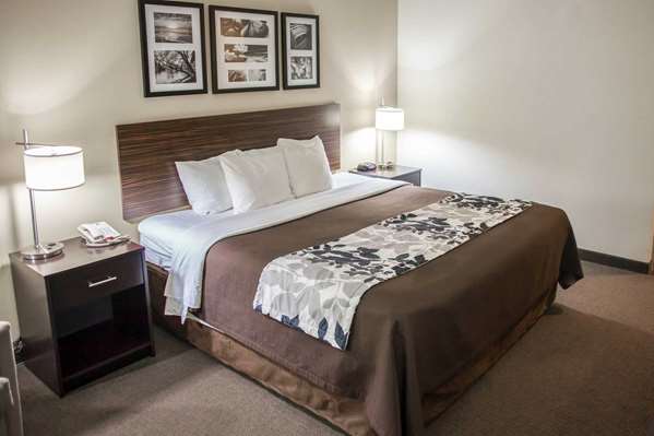  - Sleep Inn & Suites Liberty - I-35, Exit 17