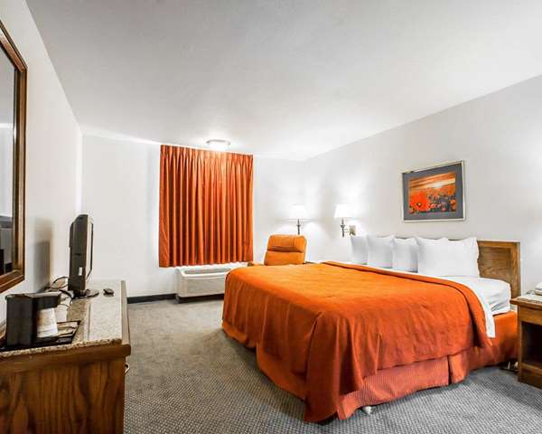  - Quality Inn & Suites North Glenstone Springfield - I-44, Exit 80