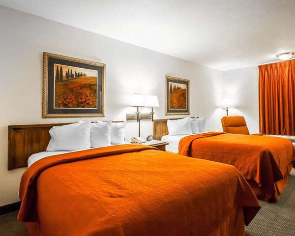  - Quality Inn & Suites North Glenstone Springfield - I-44, Exit 80