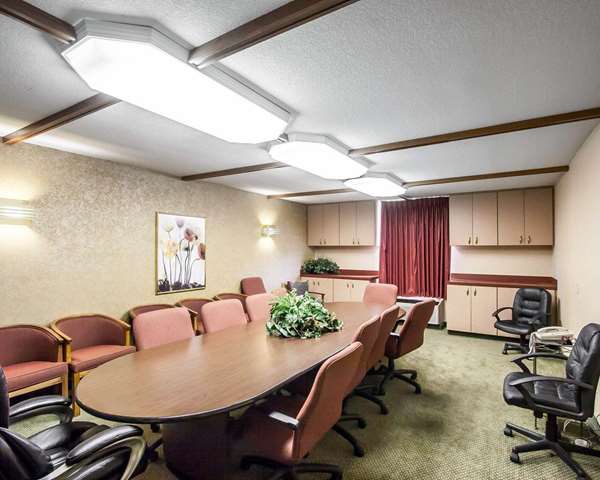  - Quality Inn & Suites North Glenstone Springfield - I-44, Exit 80