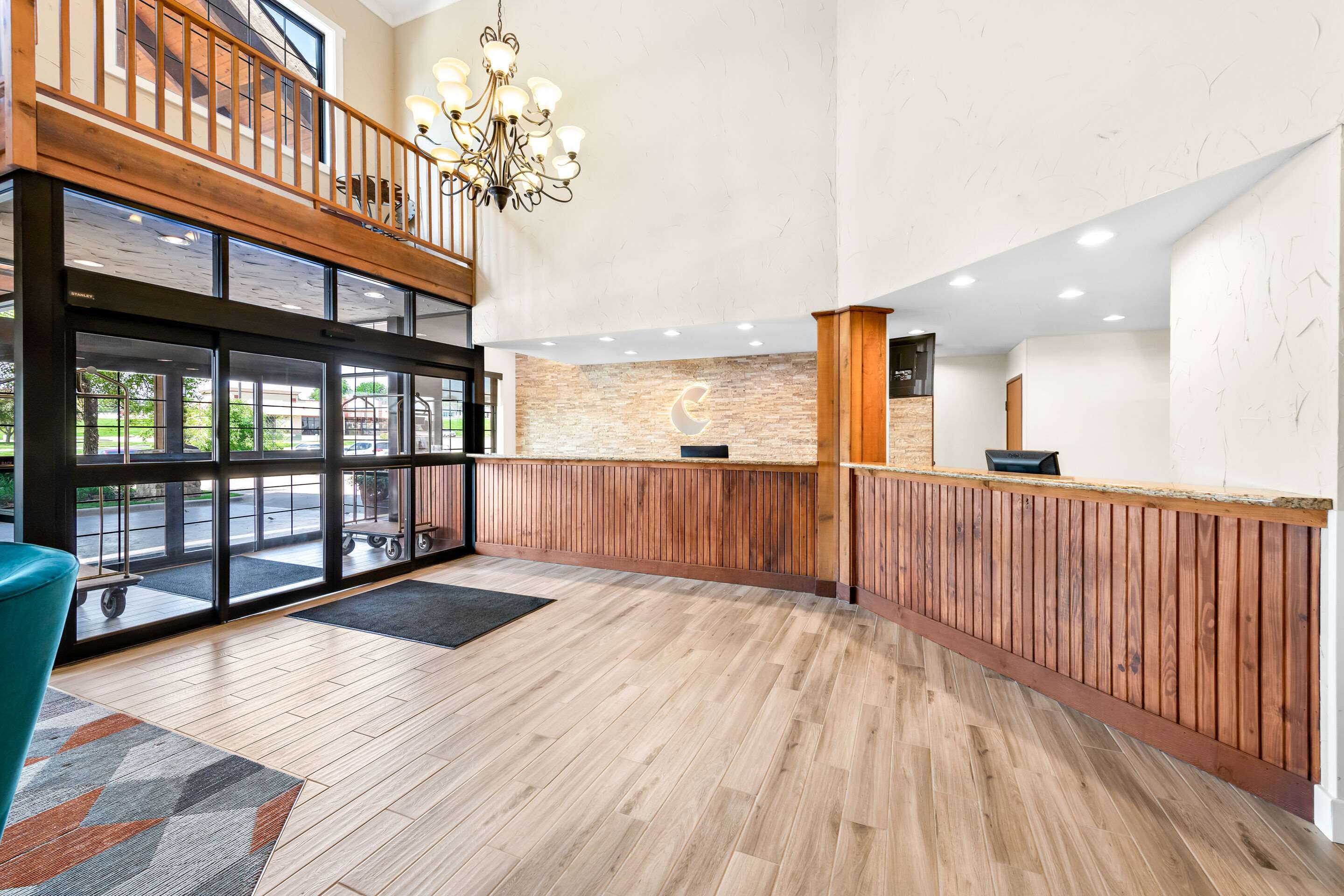 Front desk | Comfort Inn & Suites Chillicothe