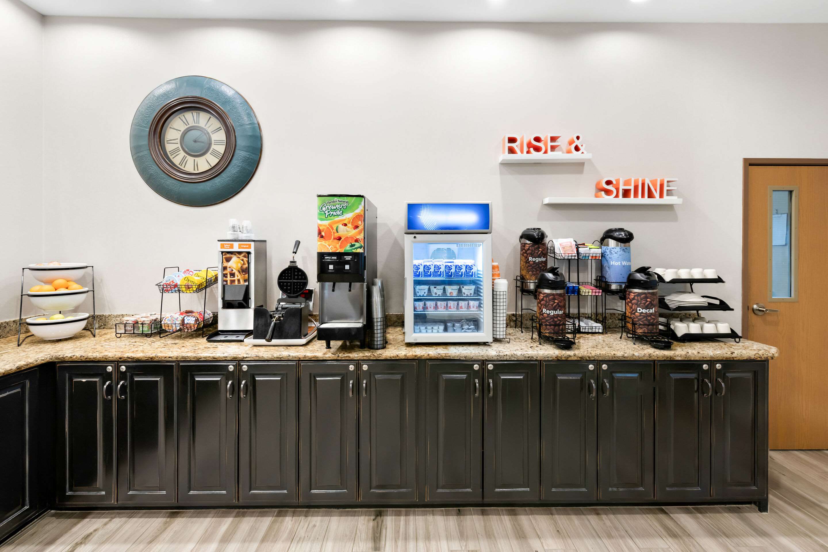 Breakfast area | Comfort Inn & Suites Chillicothe