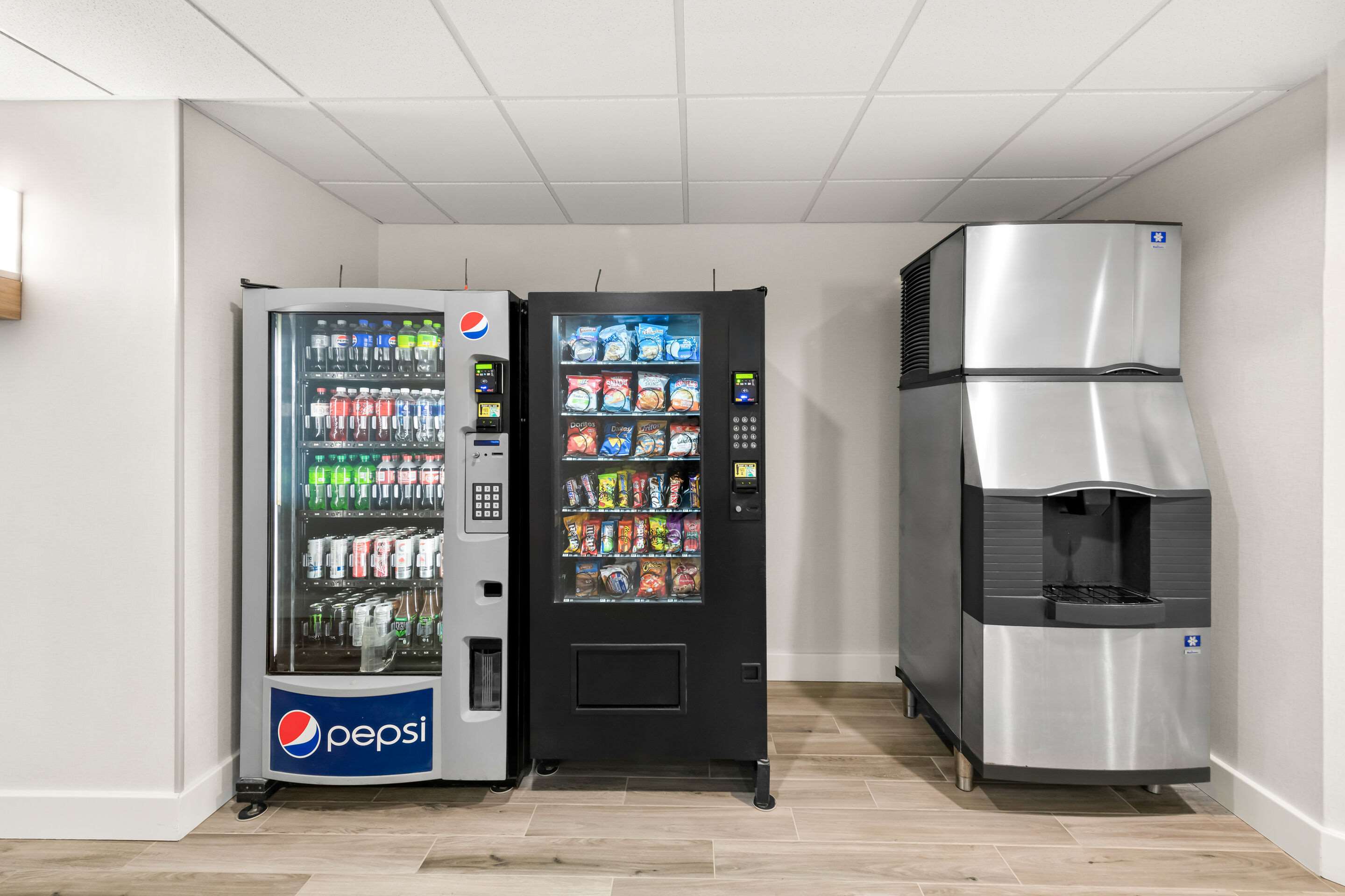 Hotel vending area | Comfort Inn & Suites Chillicothe