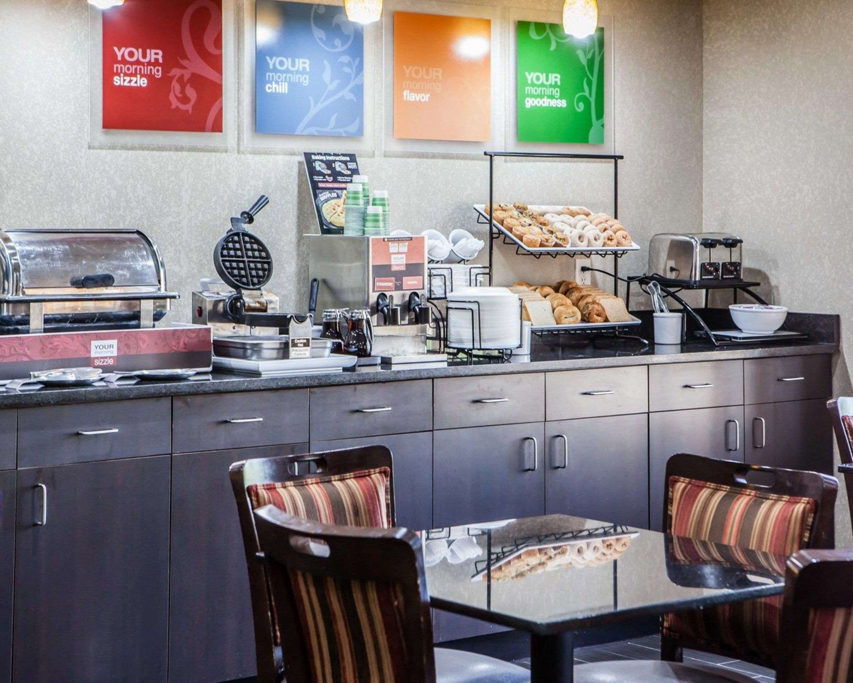 Free hot breakfast buffet | Comfort Inn Lees Summit @ Hwy 50 & Hwy 291