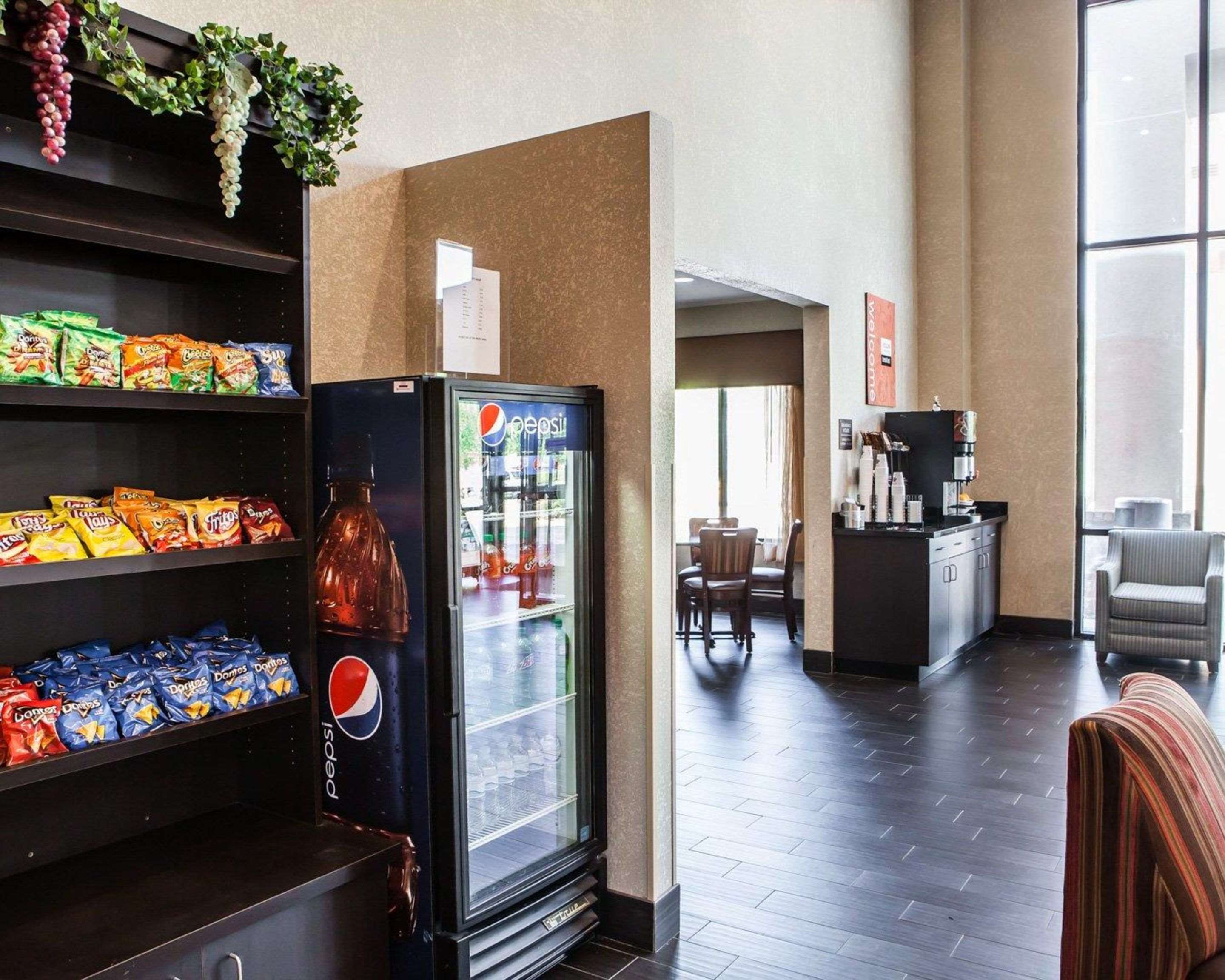 Sundry shop | Comfort Inn Lees Summit @ Hwy 50 & Hwy 291
