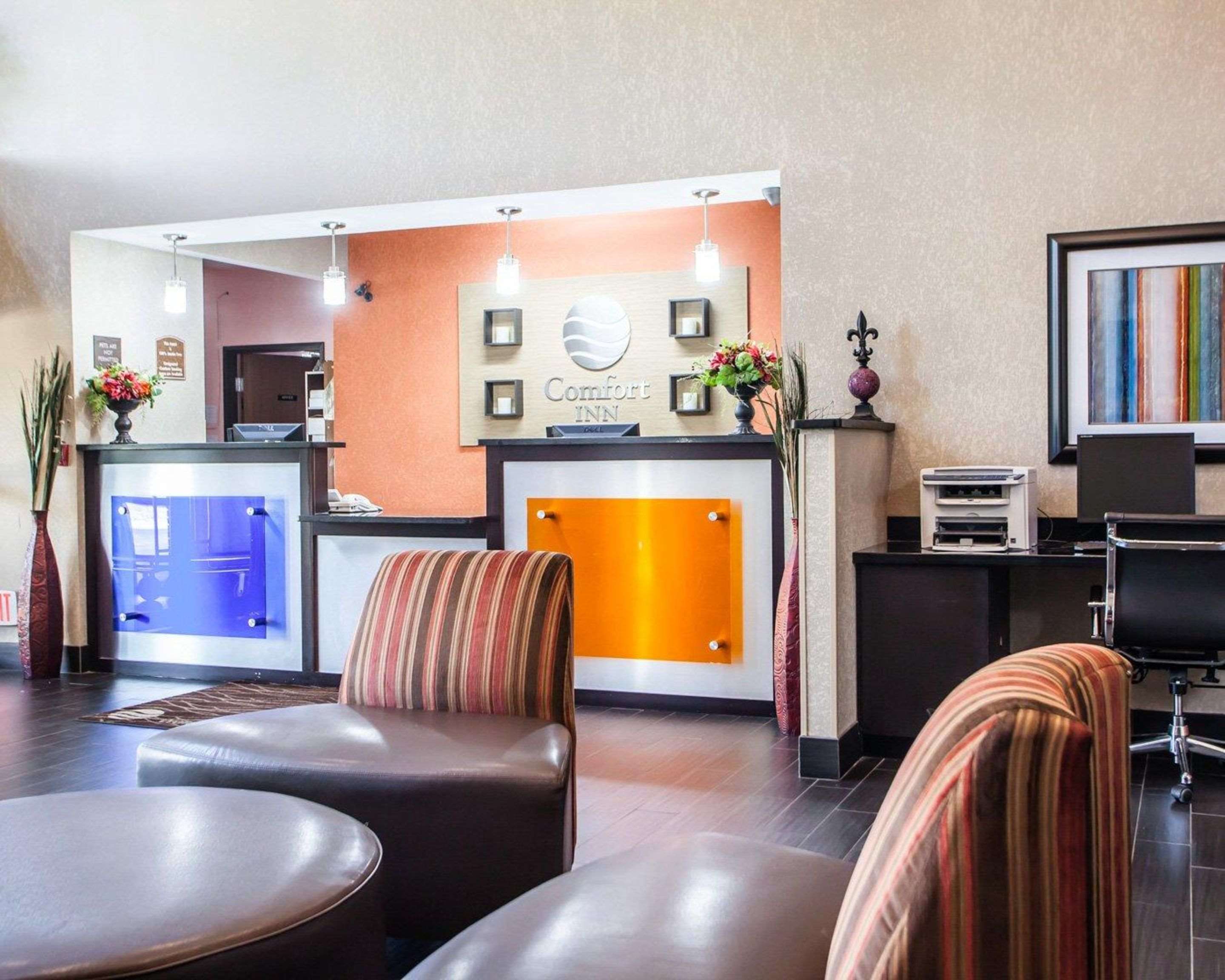 Modern front desk with a helpful and friendly staff | Comfort Inn Lees Summit @ Hwy 50 & Hwy 291