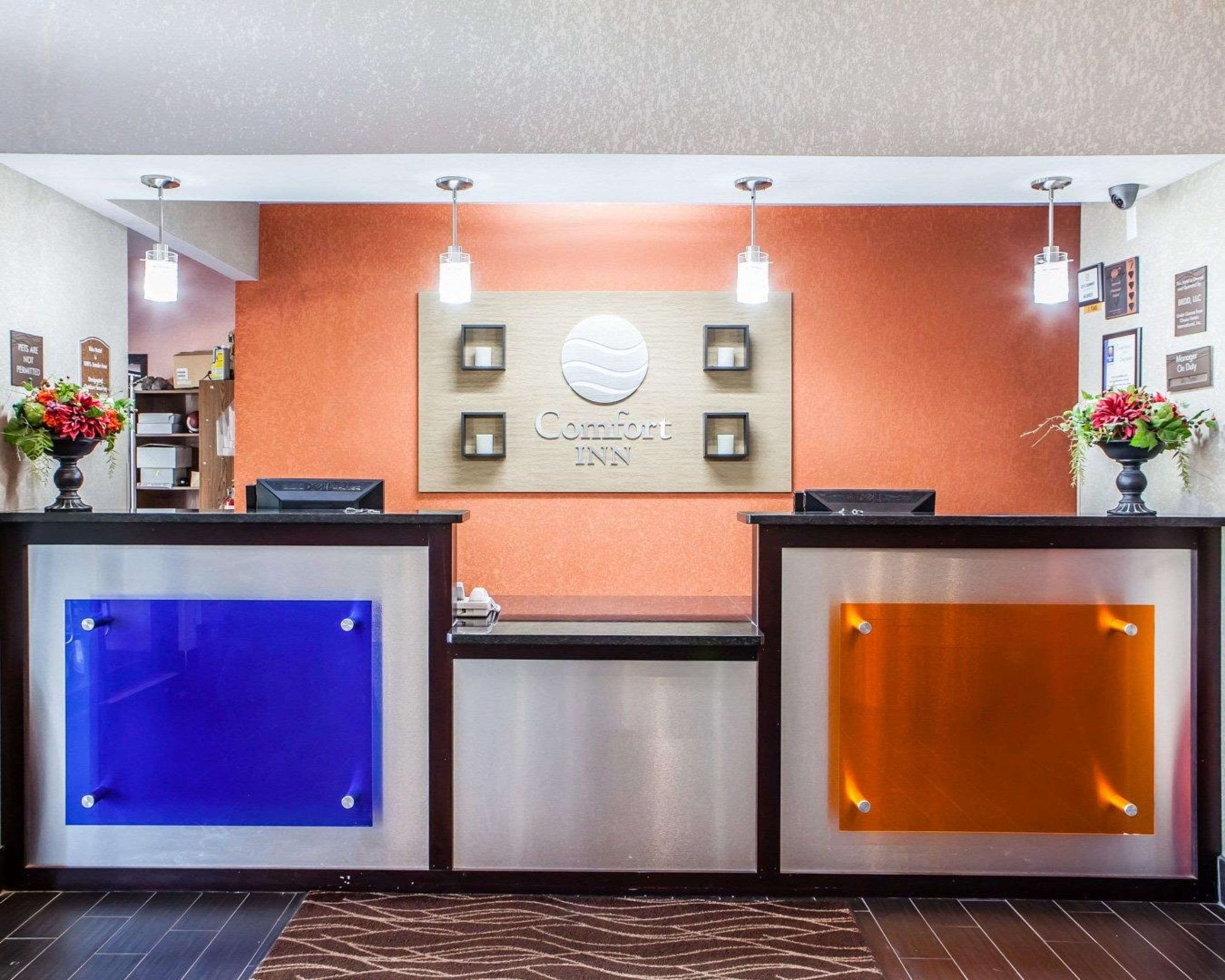 Front desk | Comfort Inn Lees Summit @ Hwy 50 & Hwy 291