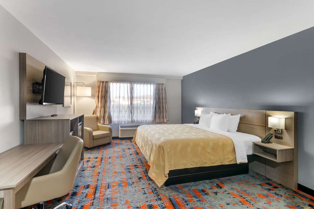 QUALITY INN-guestroom-Guest Room,On-Site.jpg