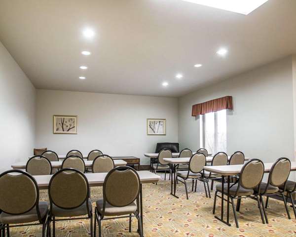  - Econo Lodge Anderson - I-49, Exit 10