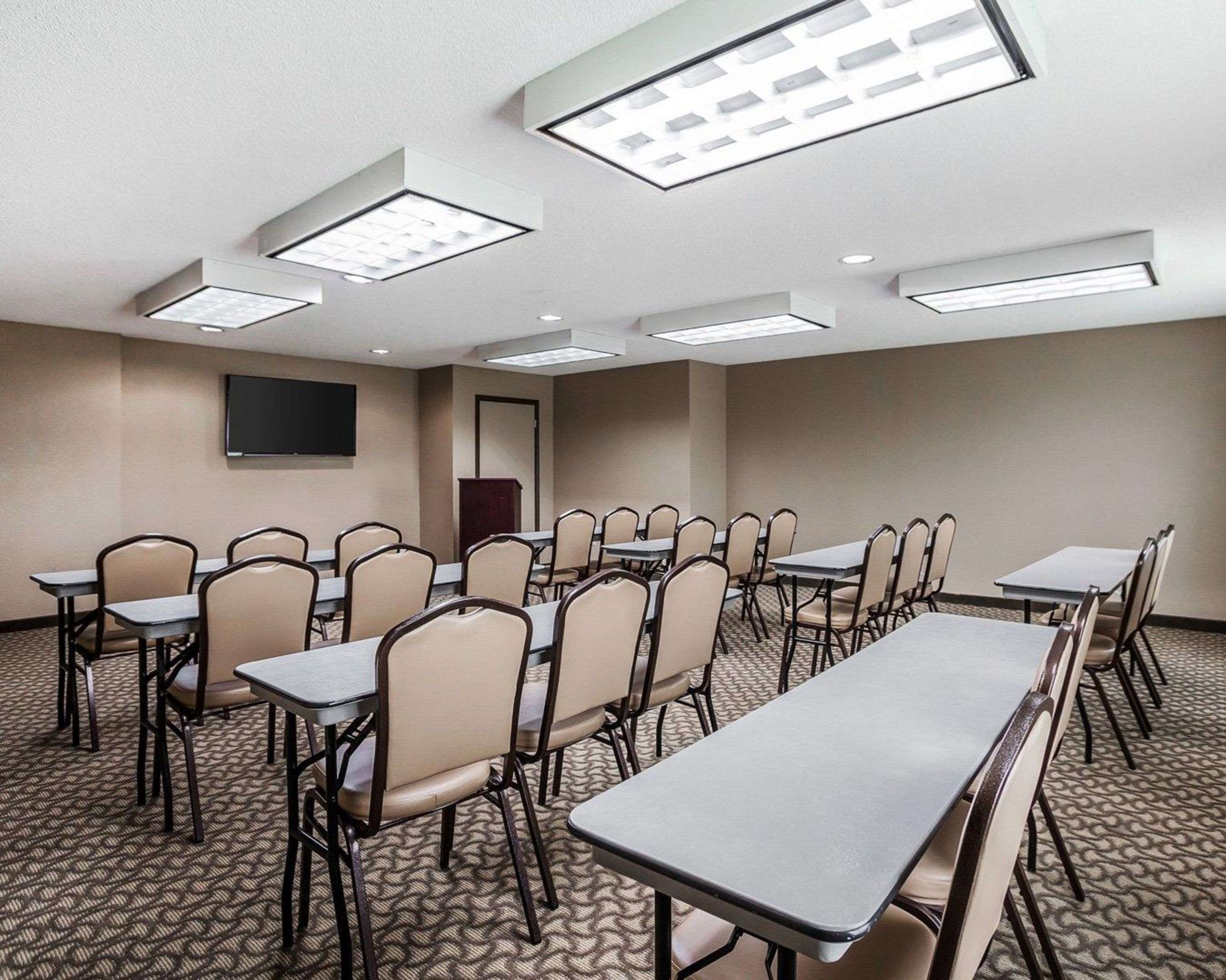 Meeting room with classroom-style setup