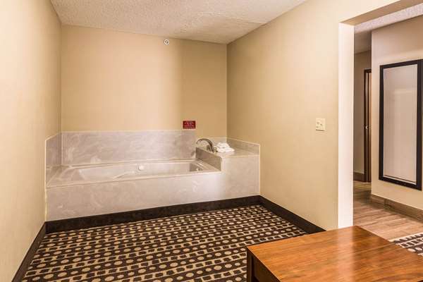  - Quality Inn West Plains