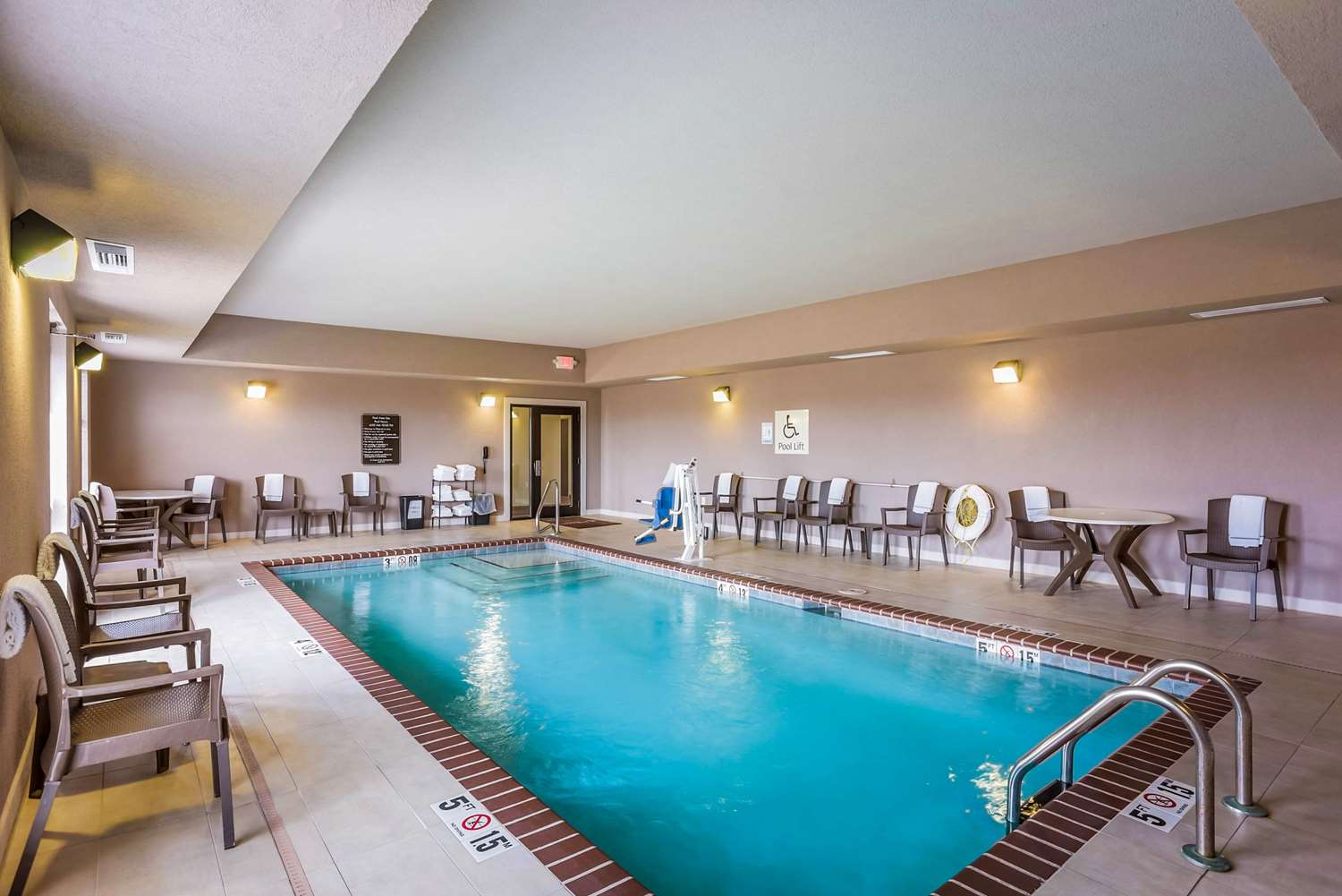 Sleep Inn & Suites Hannibal, MO See Discounts