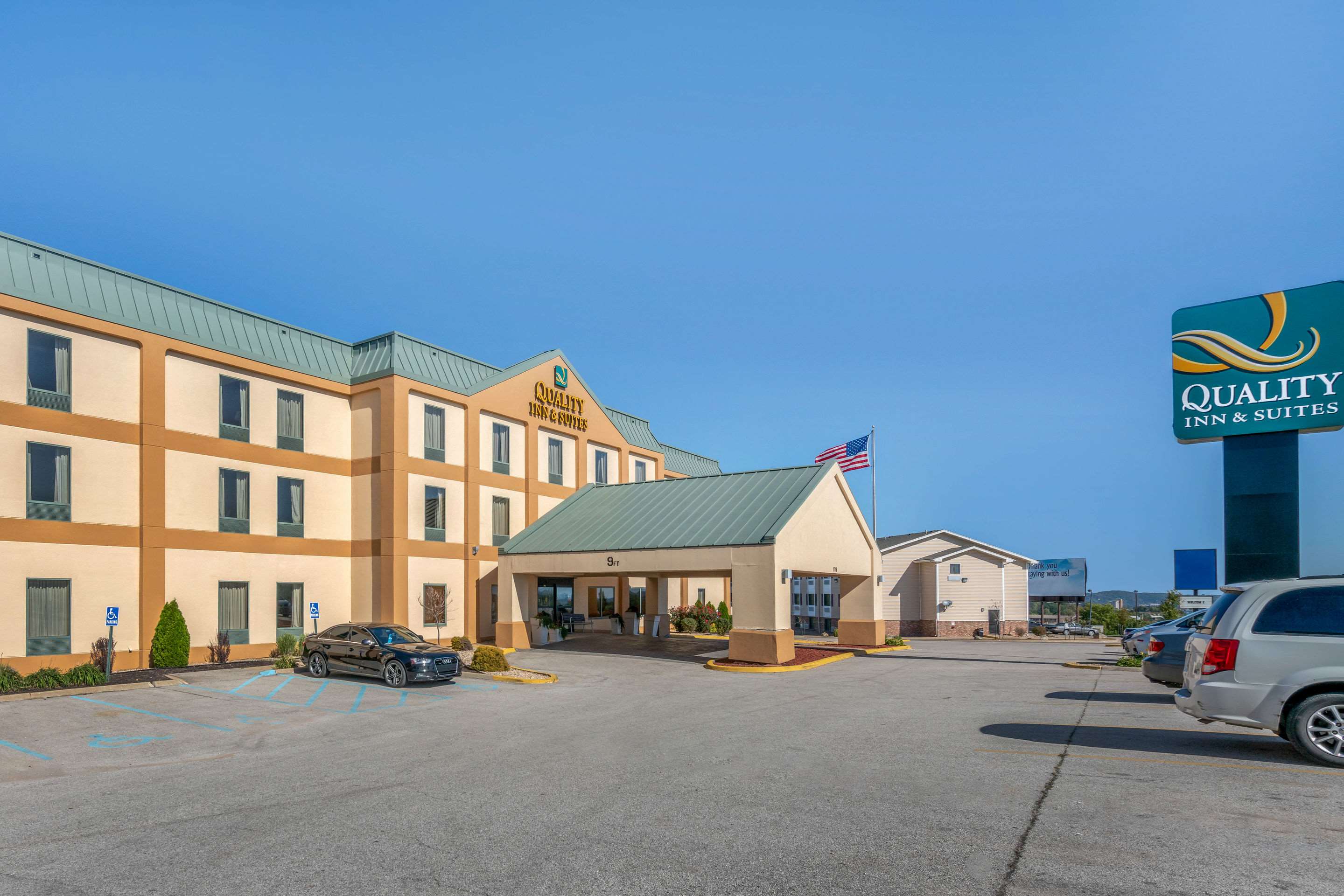 Hotel exterior | Quality Inn & Suites Jefferson City