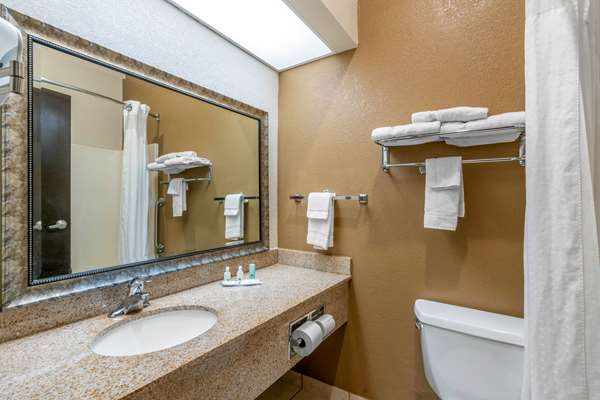  - Quality Inn & Suites Jefferson City