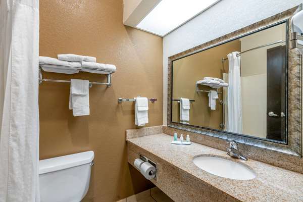 Suite - Quality Inn & Suites Jefferson City