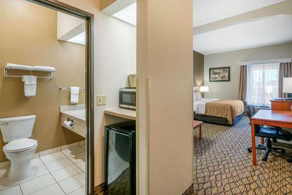 Suite - Quality Inn & Suites Jefferson City