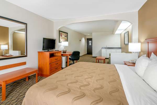 Suite - Quality Inn & Suites Jefferson City