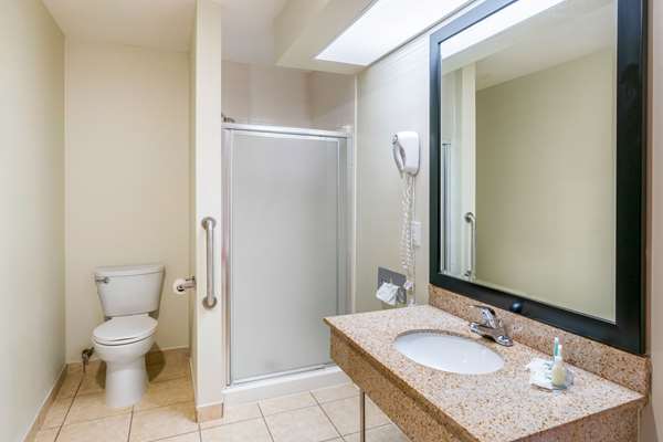 Suite - Quality Inn & Suites Jefferson City