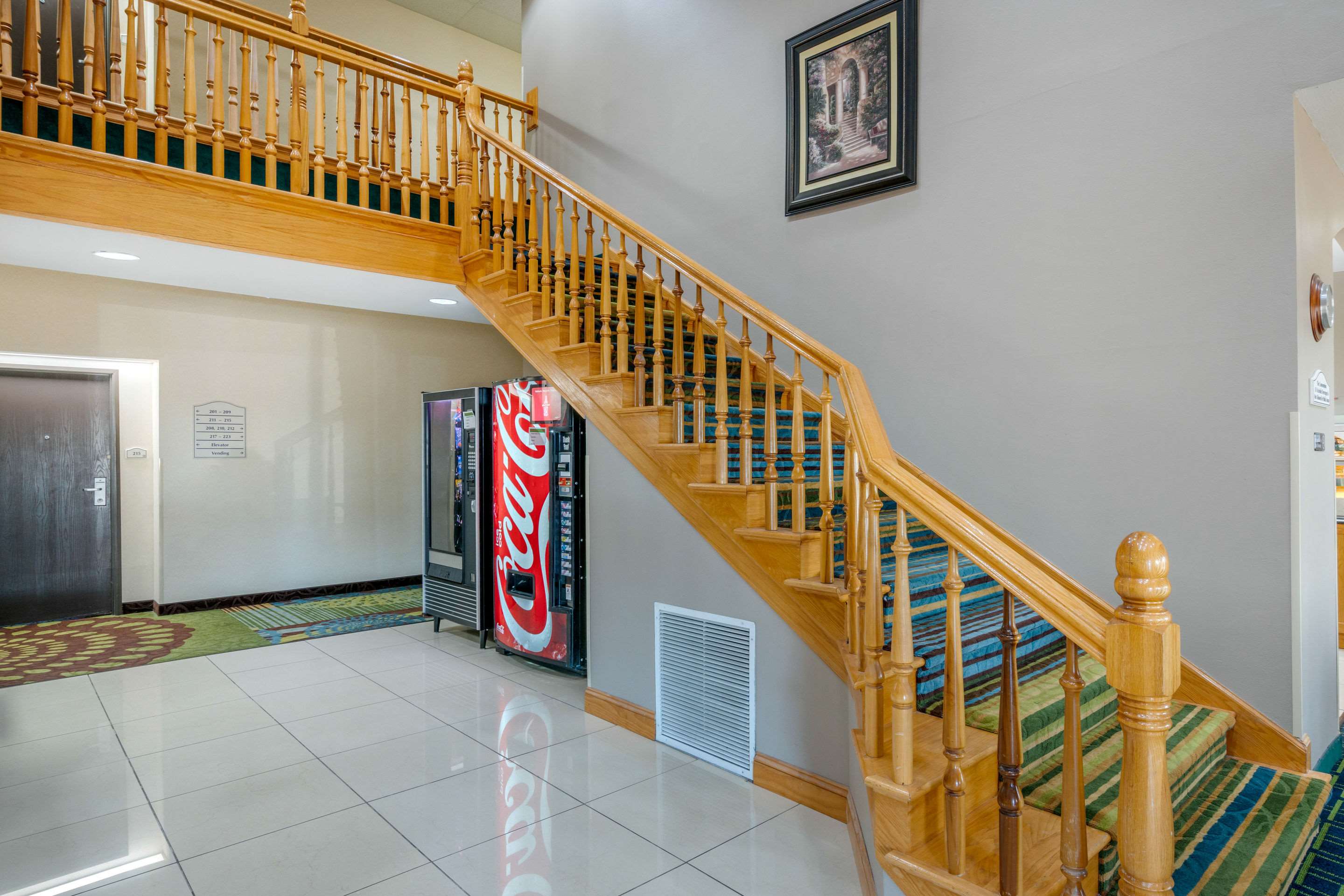 Hotel vending area | Quality Inn & Suites Jefferson City