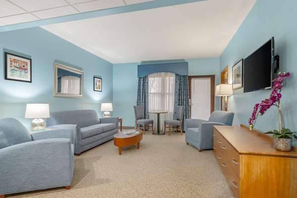 Suite - Unity Hotel & Conference Center Lee's Summit - I-470, Exit 7B