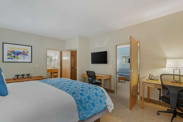 Suite - Unity Hotel & Conference Center Lee's Summit - I-470, Exit 7B