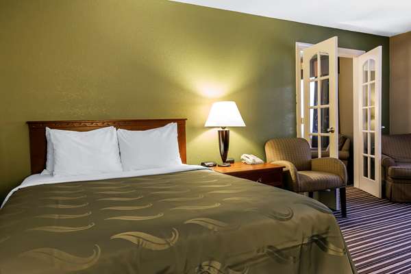 Suite - Quality Inn & Suites Columbia - I-70, Exit 128A