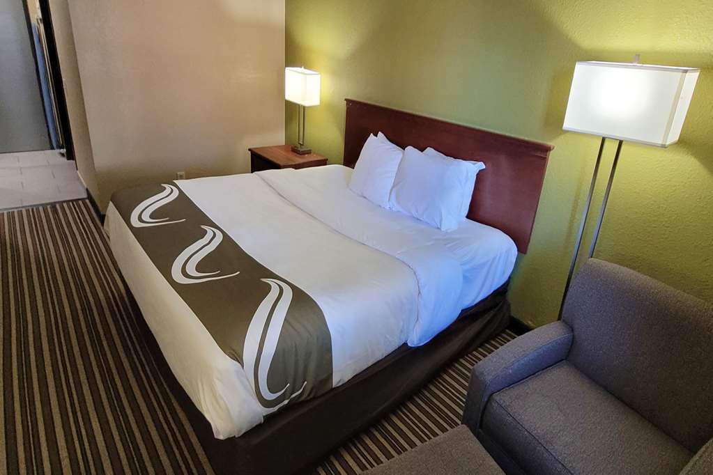 QUALITY INN AND SUITES COLUMBIA-guestroom-Guest Room,On-Site.jpg