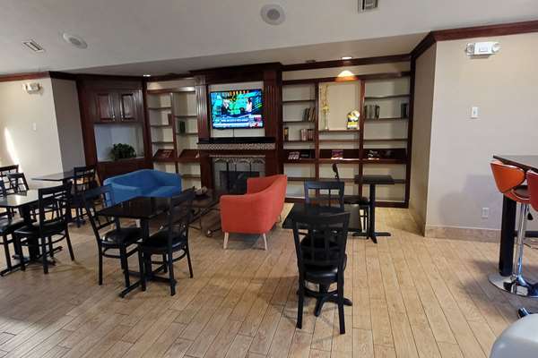  - Quality Inn & Suites Columbia - I-70, Exit 128A