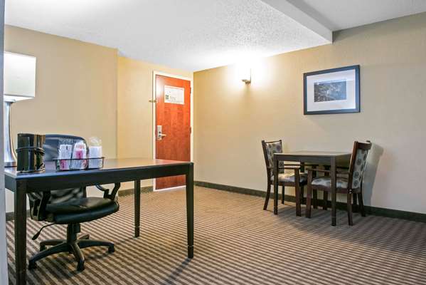 Suite - Quality Inn Festus