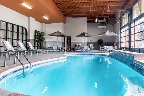 Pool - Quality Inn Festus