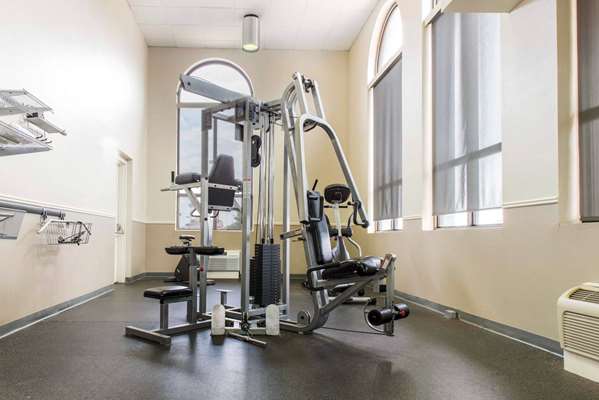 Fitness/ Exercise Room - Quality Inn Festus