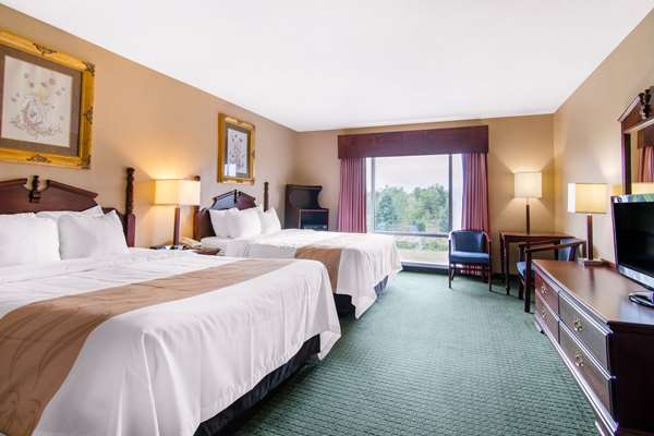  - Quality Inn & Suites Carthage - I-49, Exit 50