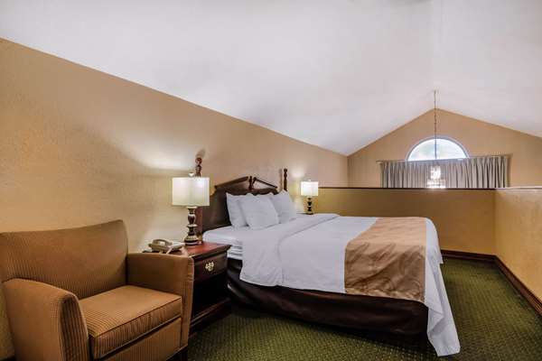 Suite - Quality Inn & Suites Carthage - I-49, Exit 50